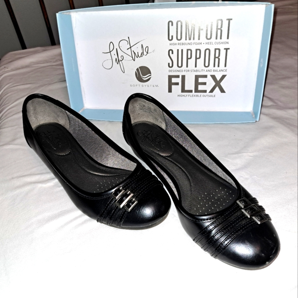 LifeStride Black Flats Size 8.5